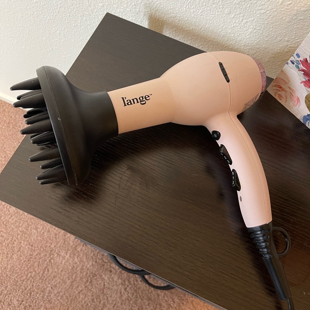 Lange Soleil Hair Dryer with Diffuser in the color Blush